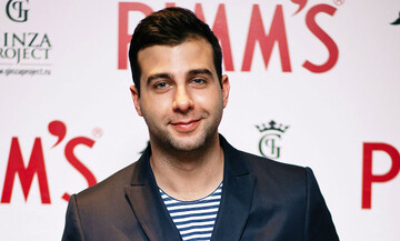 Земфиру с ее проукраинскими жестами подколол главный комик России