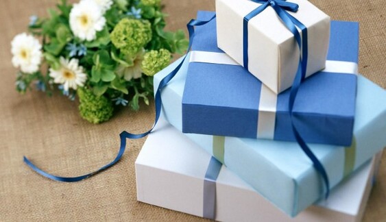 Сети взорвал особый подарок имениннице: опубликованы фото