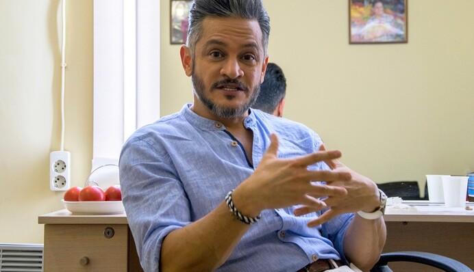 Эктор Хименес-Браво: Люди, которые сегодня бегут из Украины, извините, но они глупы