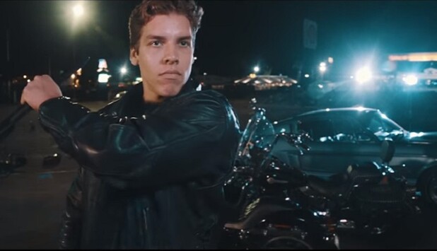 Сын Шварценеггера позабавил сети видео с подражанием отцу