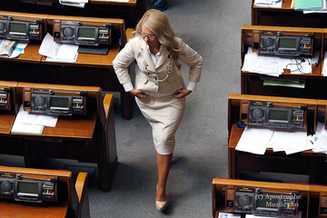 Раду заминировали секс-бомбами: фотопарад новых нарядов из парламента