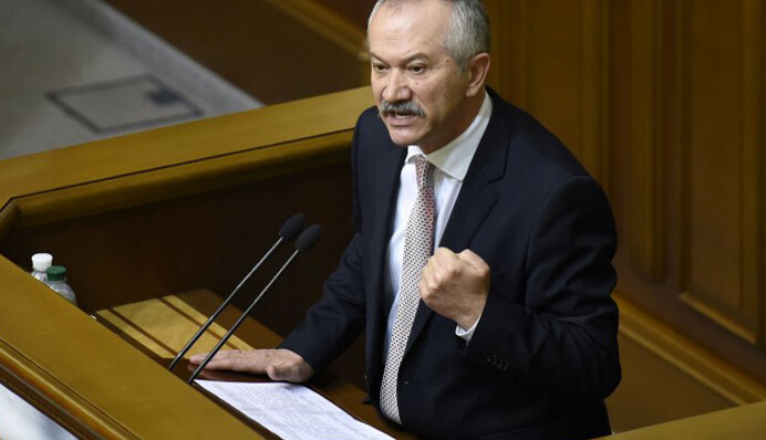 Честность купить невозможно, - Виктор Пинзеник о доходах чиновников