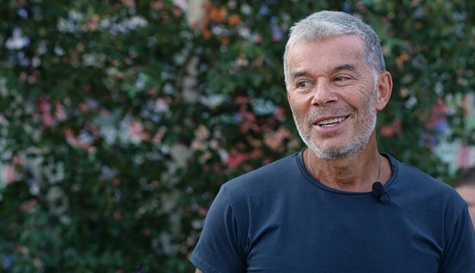 Путинский певец осрамился в сетях со своим 