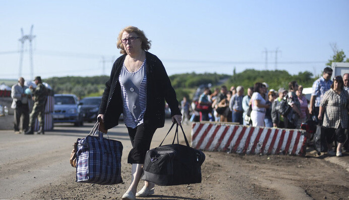 Головна проблема - вижити: в ЛНР посилюються проукраїнські настрої