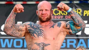 Скандального американского борца подняли на смех с его 