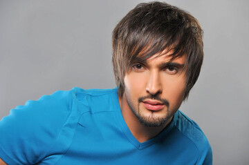 Украинский певец вступился за выступающую в России Ани Лорак