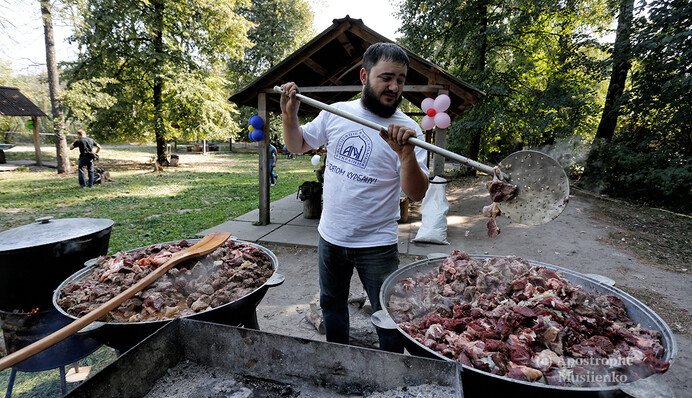 Як мусульмани Києва відсвяткували Курбан-байрам: найяскравіші фото
