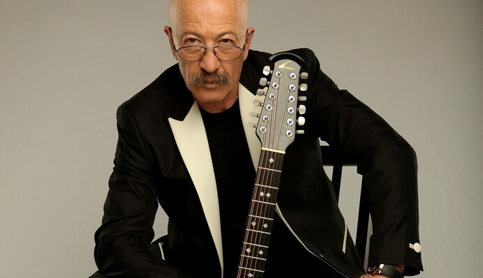 Известный российский музыкант позабавил исполнением украинского хита