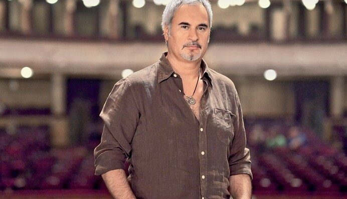 В сети высмеяли друга украинских звезд за конфуз на концерте