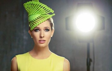 Как унизить звезду: украинская ведущая позабавила фото со знаменитостями