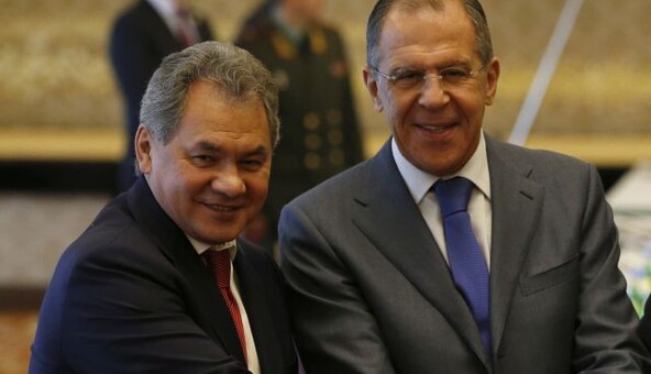 Фото двух главных министров Путина в караоке рассмешило сети