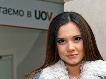 Беременная украинская певица поделилась свадебными фото