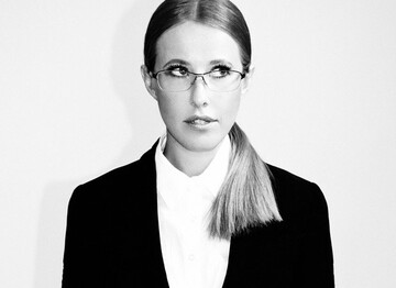 Беременная российская телезвезда поразила сети акробатической стойкой