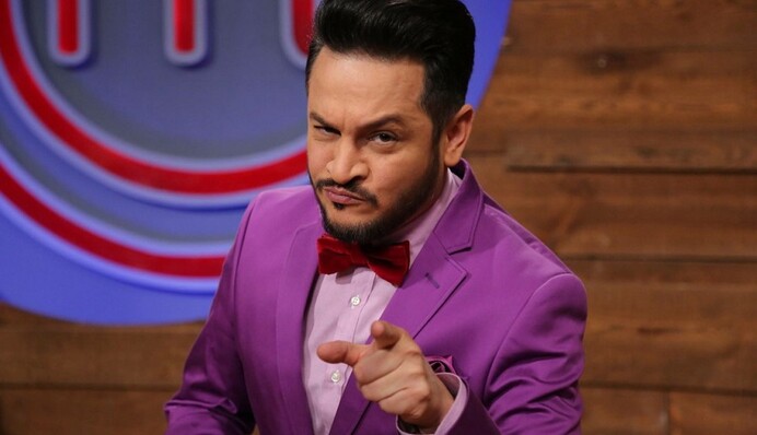 Известный ресторатор заинтриговал сети снимком с таинственной незнакомкой