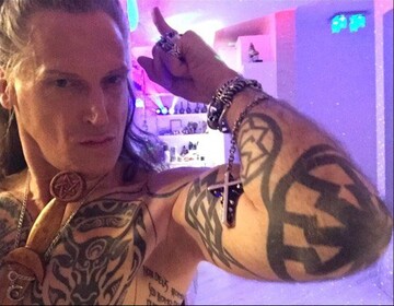 В сети высмеяли смену фамилии российского артиста из Украины