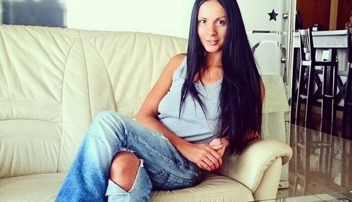 Киевский секси-коп сделала пикантное фото с подругой