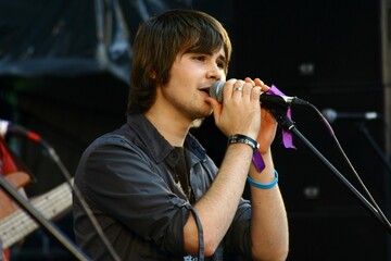 Российская звезда споет в Киеве о Януковиче