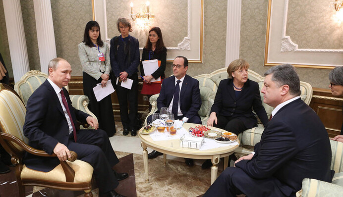 Война на Донбассе: Путин, Олланд и Меркель почти сговорились по Украине