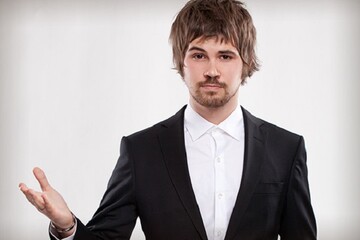 Собравшийся выступать в Киеве российский певец объяснил захват Крыма