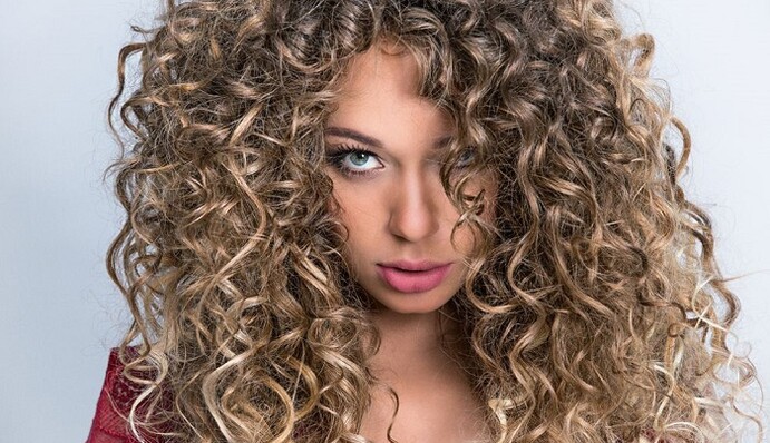 Украинская певица похвасталась изменениями во внешности