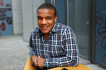 Известный украинский спортсмен умилил сети своим детским фото