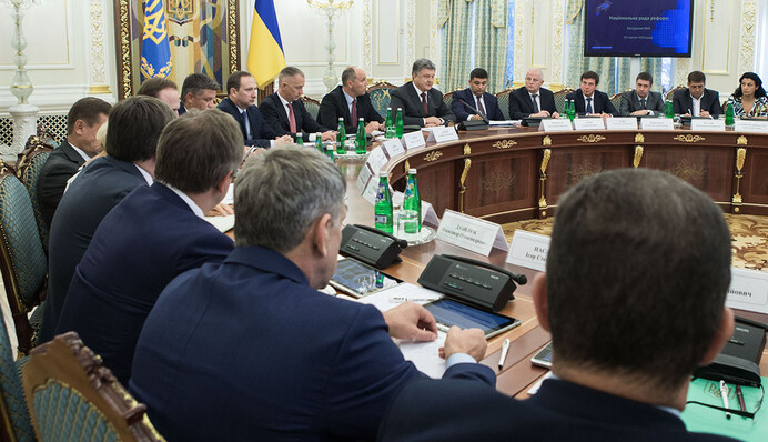 А скільки було ідей: Нацраду з реформ все частіше згадують в анекдотах