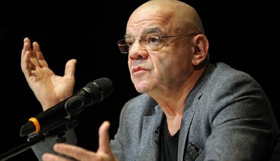 Появилось видео с ярким антипутинским выступлением российского артиста