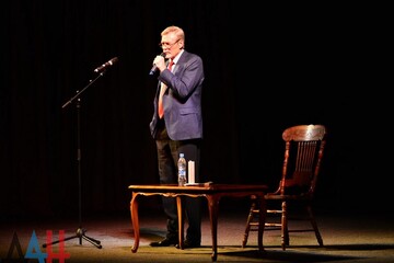 Известный российский артист отметился у главаря ДНР: опубликованы фото