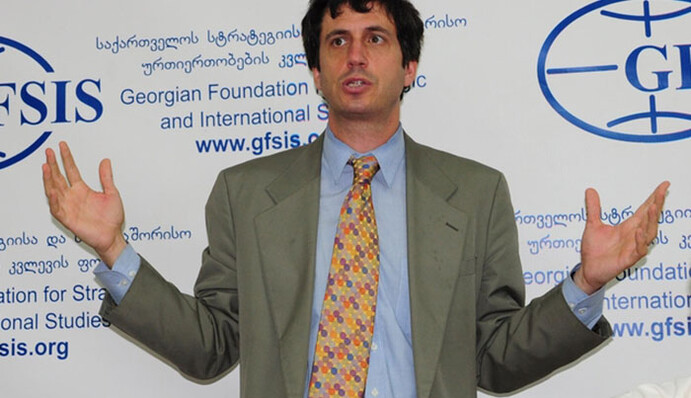 Лінкольн Мітчелл: Твіт – ось рівень Трампа