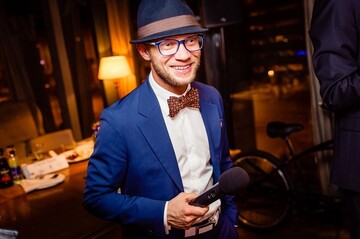 Российскому комику приписали роман с двумя украинками