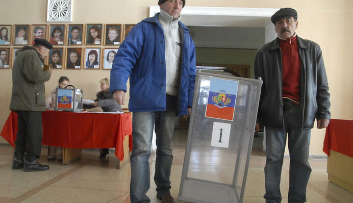 Уступки или финт Кремля: как понимать перенос 