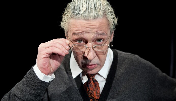 В сети набирает популярность видео с украинской сценкой Ефремова