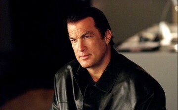 Названа российская пенсия Стивена Сигала