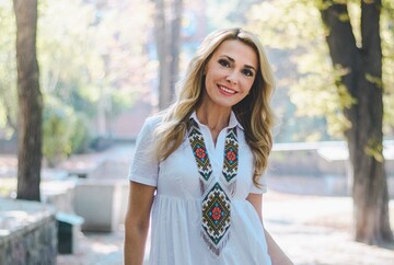 Известная украинская актриса восхитила поклонников изысканным платьем