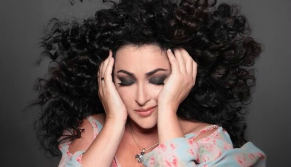 Российская звезда из Украины поразила сходством с Эдитой Пьехой