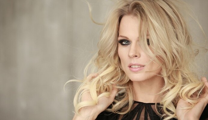 Украинская телеведущая позабавила кардинальными изменениями во внешности