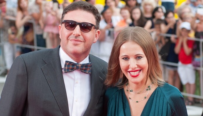 Муж Собчак прокомментировал слухи о пополнении в семье