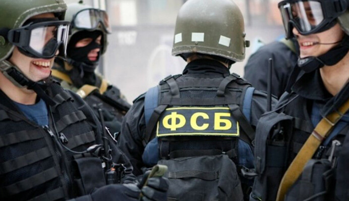 Марсіани або румуни: хто стоїть за кримськими 