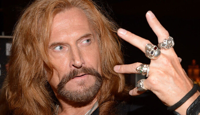 Эпатажному Никите Джигурде грозит депортация из России