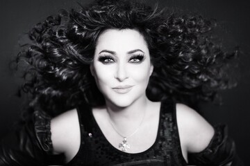 Скандальная российская певица представила клип с украинскими актерами