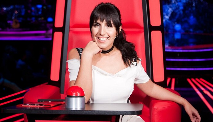 Джамала снялась в элегантной фотосессии с обручальным кольцом