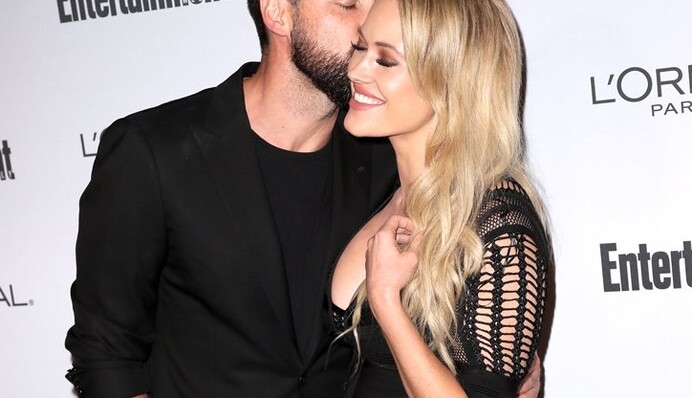 Жена известного украинского танцора засветила в сети беременный живот