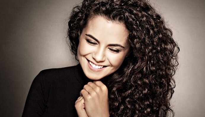 Настя Каменских заинтриговала фанов кольцом на безымянном пальце