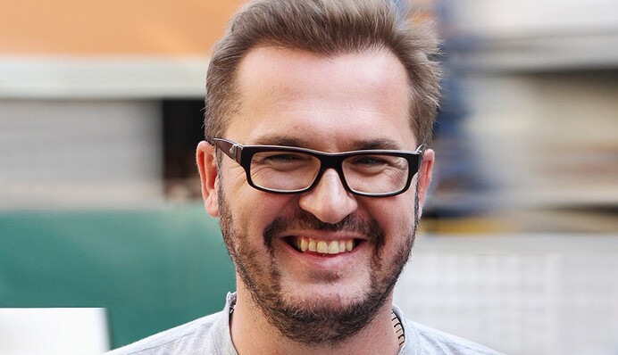 В сети показали видео с нападением на Александра Пономарева