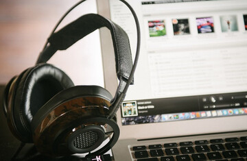 Все привыкли воровать: что украинские звезды думают о закрытии пиратских сайтов