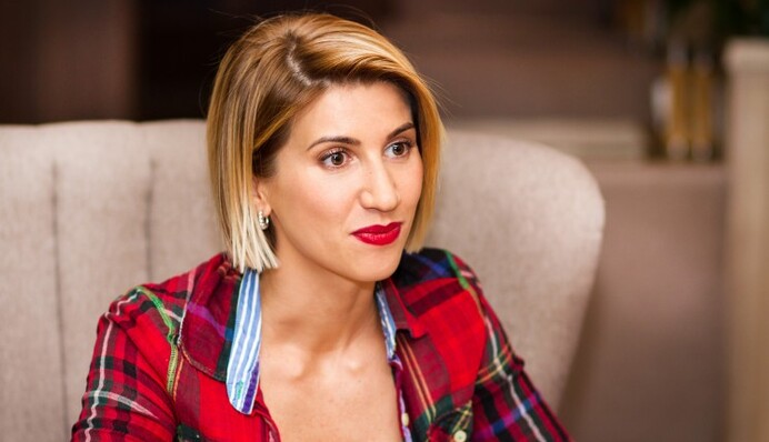 Украинская знаменитость похвасталась на пляже фигурой после родов