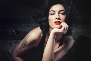 Как две капли: дочь украинской певицы поразила удивительным сходством с матерью