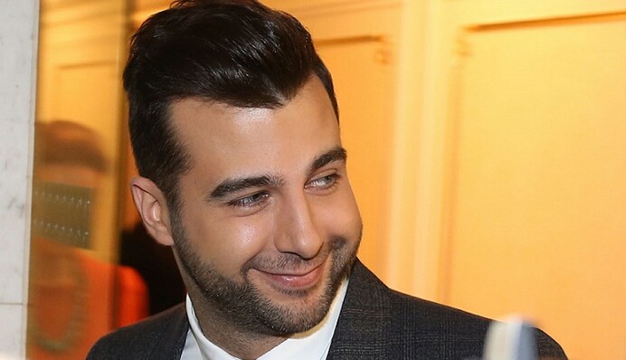 Известный комик рассмешил сети пародией на пикантный эпизод сериала 