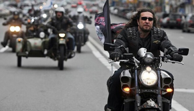 Одиозный байкер Путина разразился бранью в адрес авторов песни о 