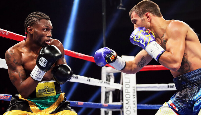 Ломаченко победил Уолтерса: хроника поединка, видео моментов